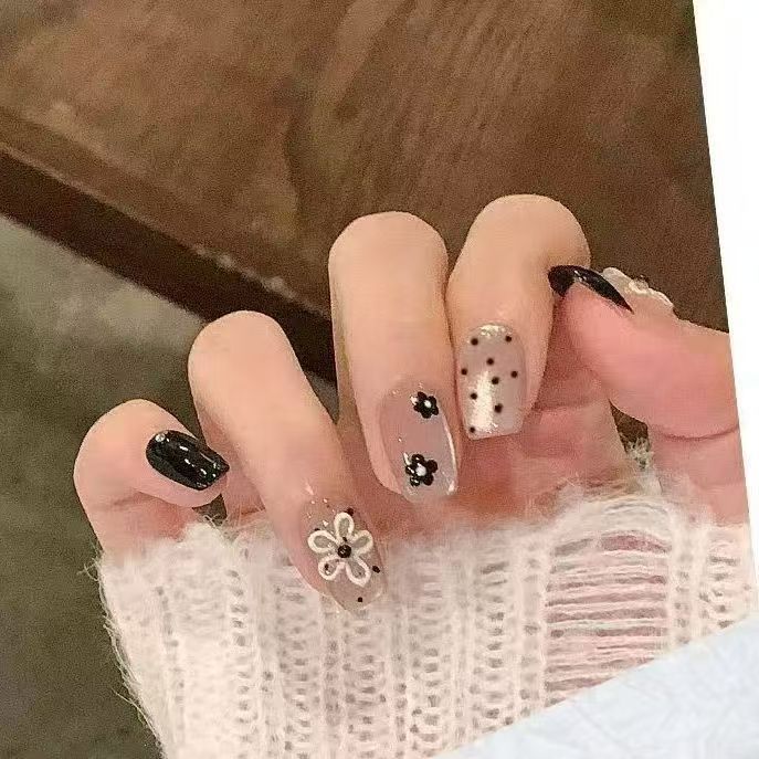 Artificial nails with elegant ombre finish Kalsten