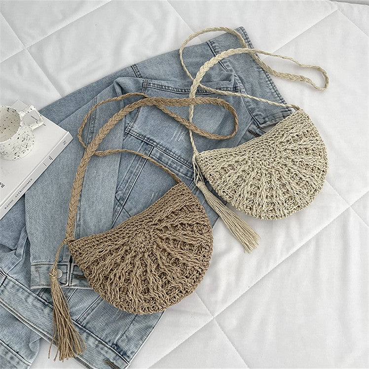 Hand-knotted sling bag with tassels Kalsten