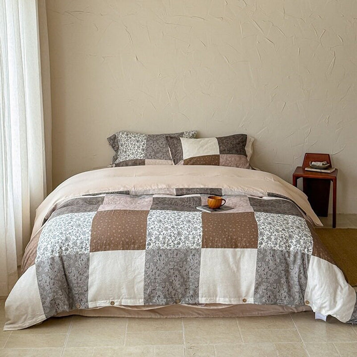 Finely woven cotton bedding set with delicate floral print and decorative ties