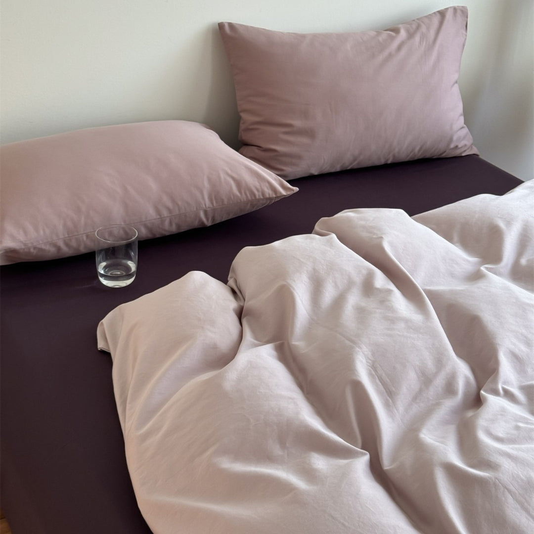 High-quality cotton bed linen set with fitted sheet and zipper duvet cover