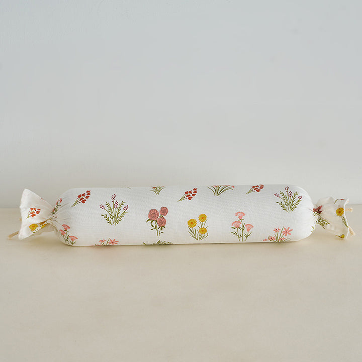 Neck support roll with loving heart design Kalsten