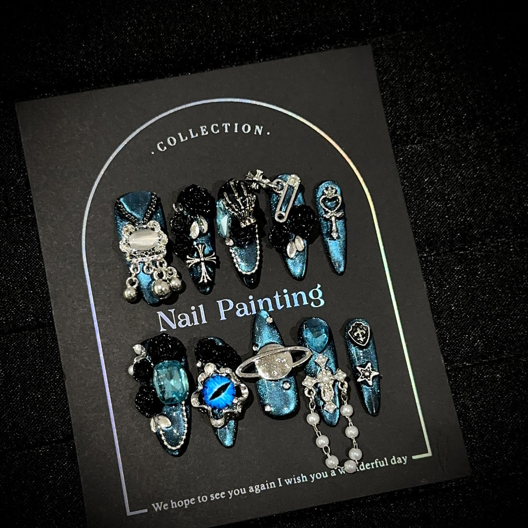 Artistic Themed Press-On Nail Art Set