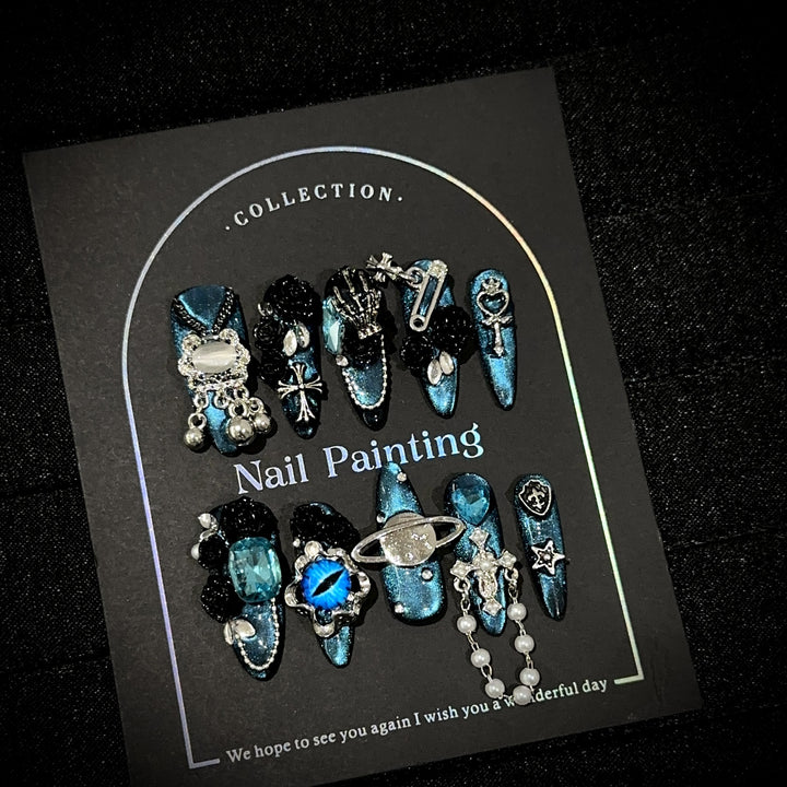 Artistic Themed Press-On Nail Art Set