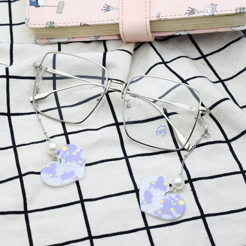 Heart-Shaped Eyewear Chain with Pearl Accents Kalsten