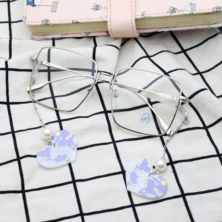 Heart-Shaped Eyewear Chain with Pearl Accents Kalsten