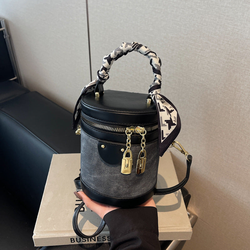 Fashionable Structured Bucket Bag Kalsten