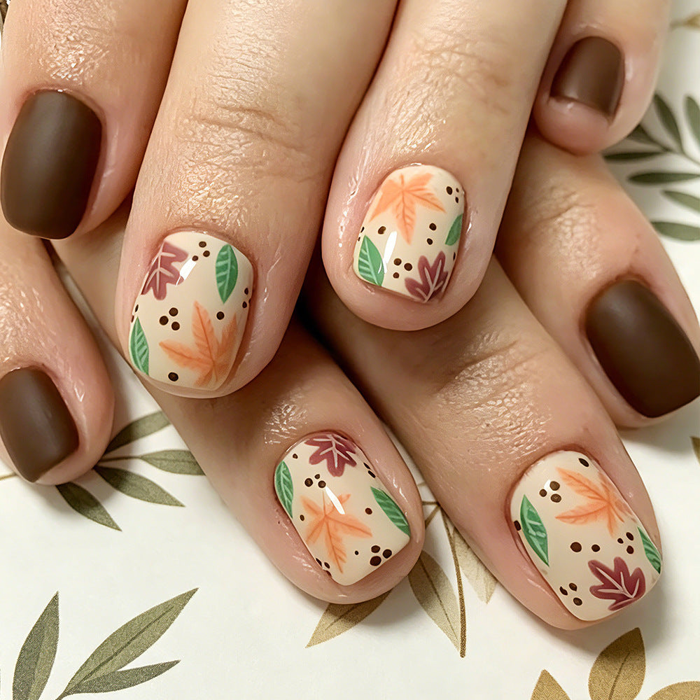 Fall-Themed Nail Art Kalsten