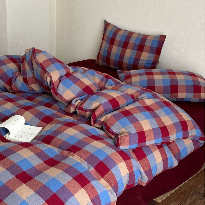 Luxurious cotton bedding set checked with lace trim