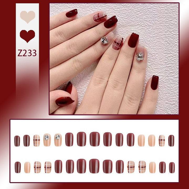 Artificial nail set with elegant, shimmering design and creative accents Kalsten