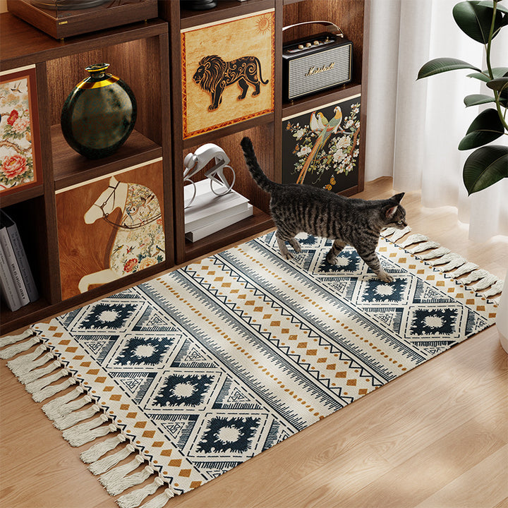 Decorative Area Rug with Fringed Edges Kalsten