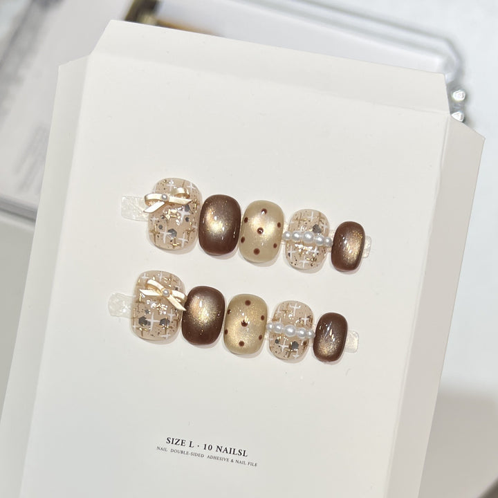 Themed Press-On Nail Art Set with Hello Kitty Designs Kalsten