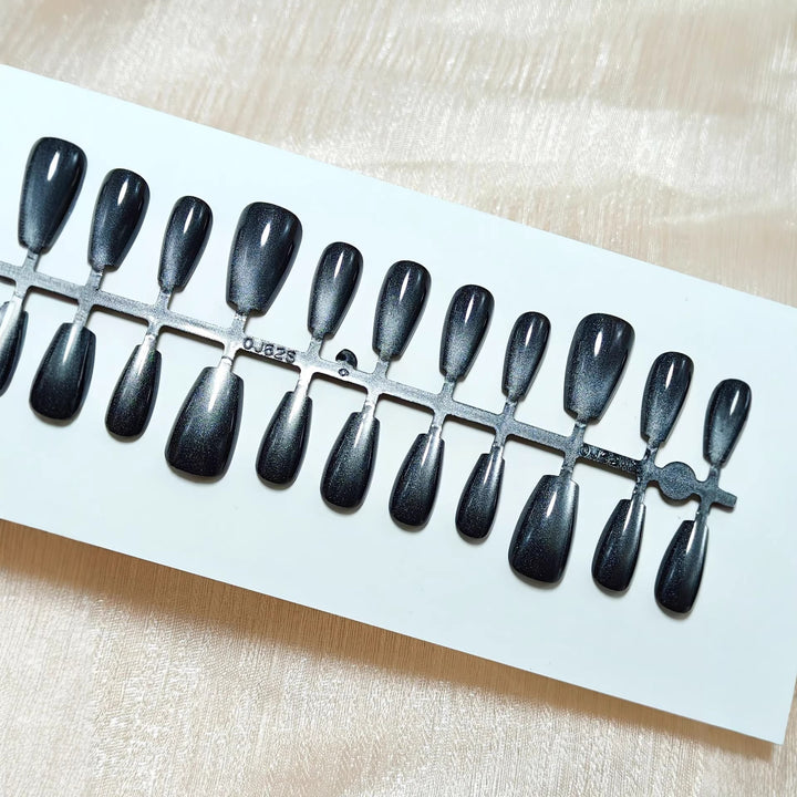 Shiny artificial nails with shimmering finish Kalsten