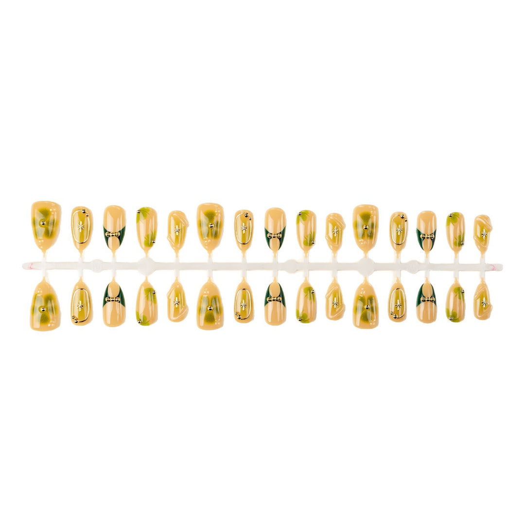Artificial nail set with filigree floral accents Kalsten