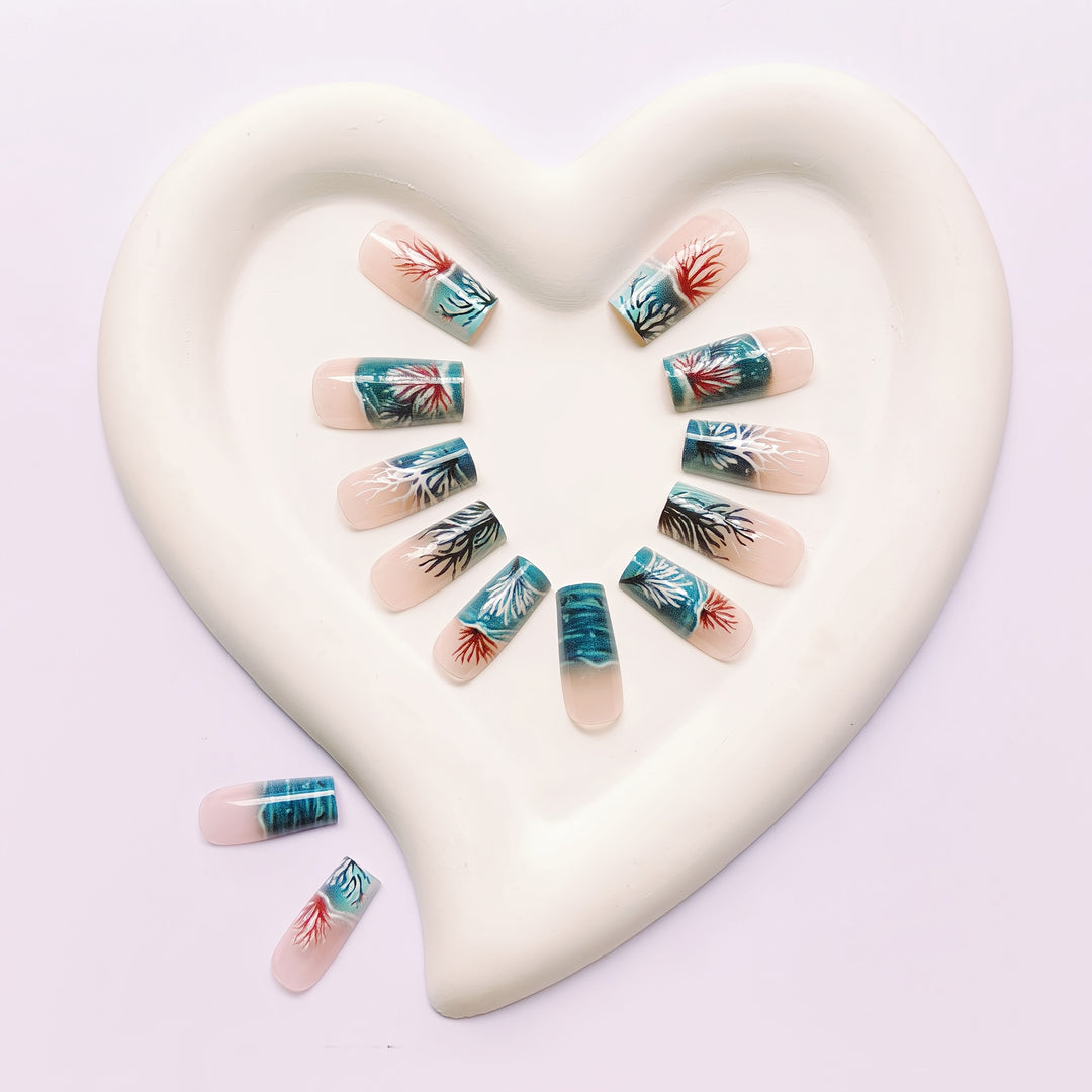 Ocean-Inspired Artistic Nail Art Kalsten