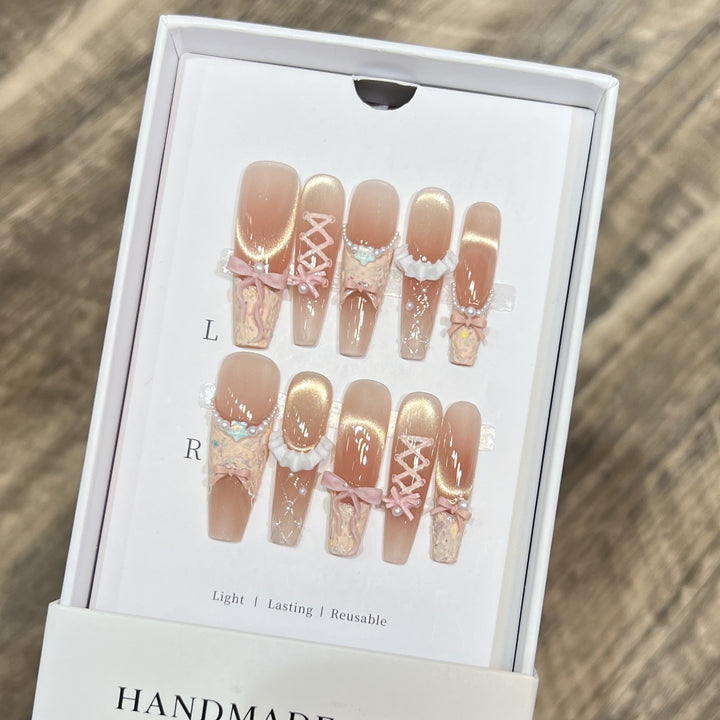 Artistic Press-On Nail Art Set with Unique Decorative Elements Kalsten