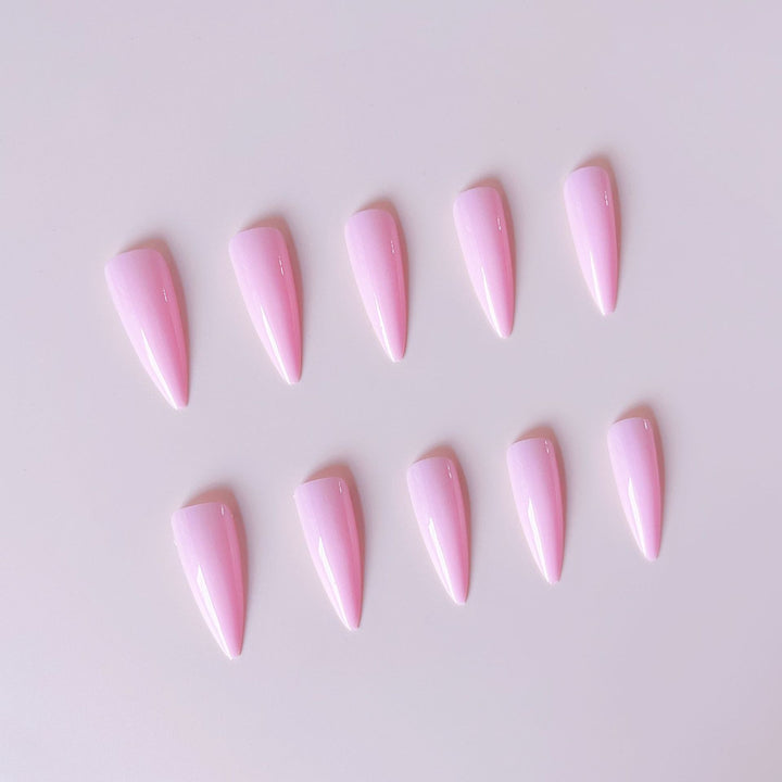 Artificial nail set with pointed design elements Kalsten