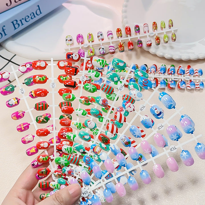 Children's Fun Holiday-Themed Fake Nail Set Kalsten