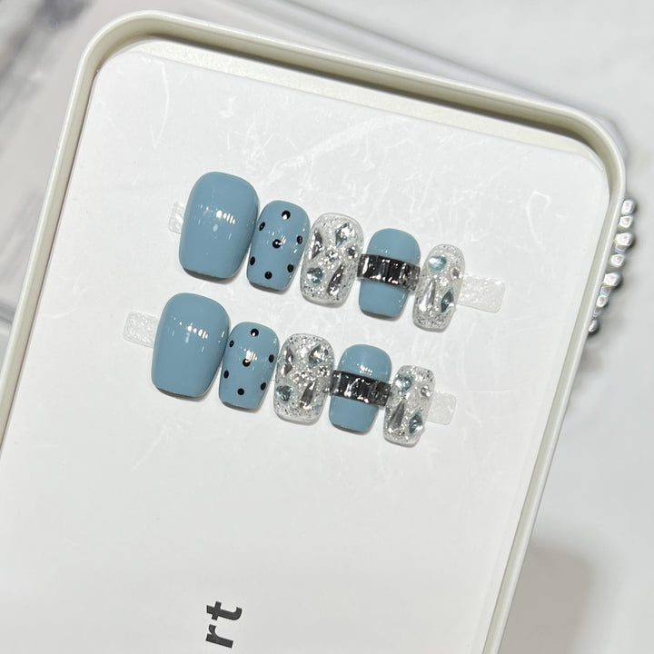 Decorative Press-On Nail Set with Glittery Accents Kalsten