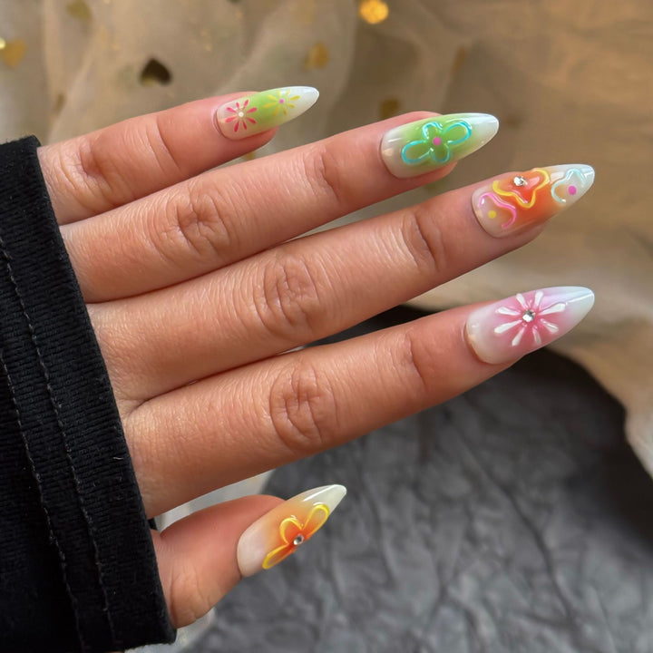 Artistic Floral Press-On Nails Kit Kalsten