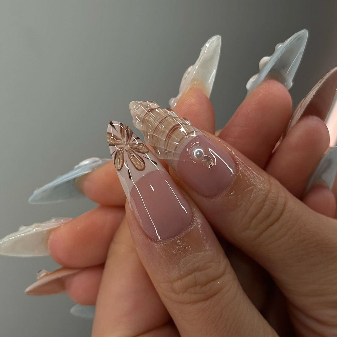 Artistic Press-On Nail Set with Shell and Floral Accents Kalsten