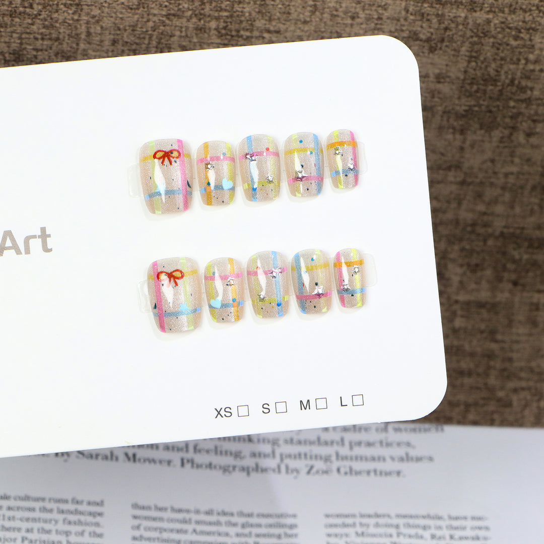 Artistic Holiday-Themed Press-On Nail Set Kalsten