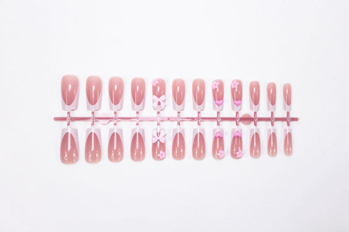 Artificial nail set with romantic flowers and elegant accents Kalsten