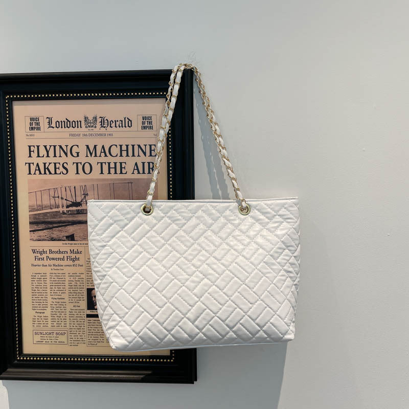 WoQuilted Tote Bag with Chain Handles Kalsten