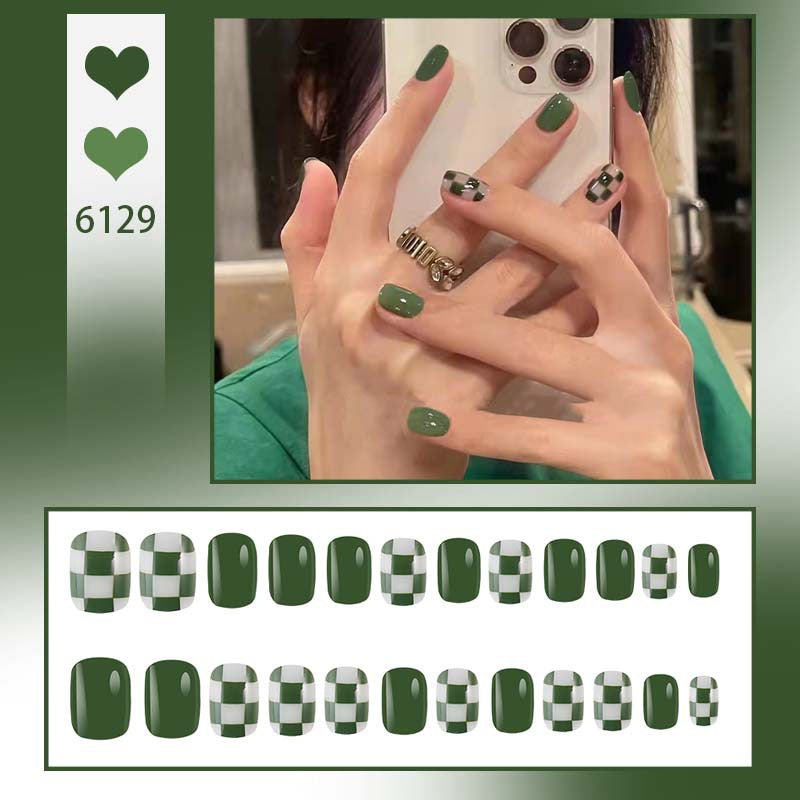 Minimalist Press-On Nail Art