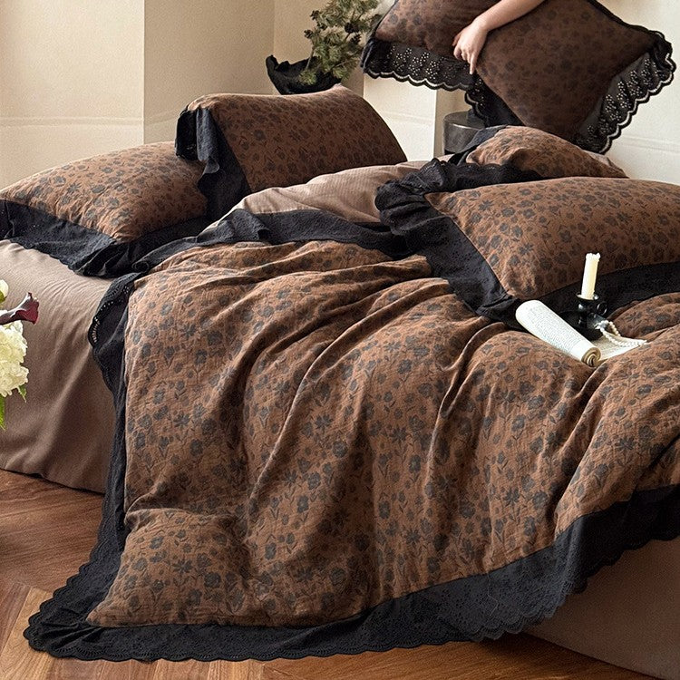 Luxurious floral bedding set made of cotton satin with lace hem