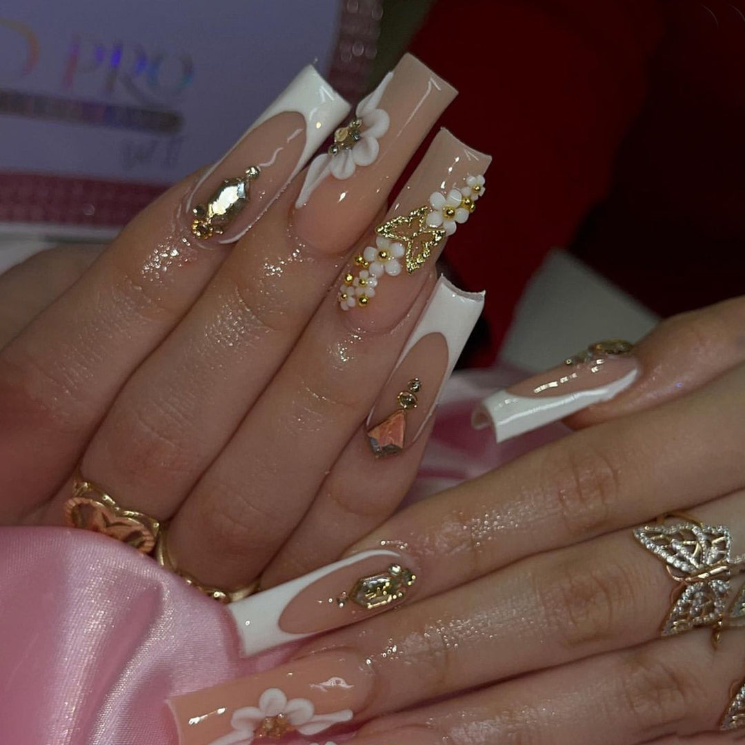 Nail art set with stylish floral and glitter accents Kalsten