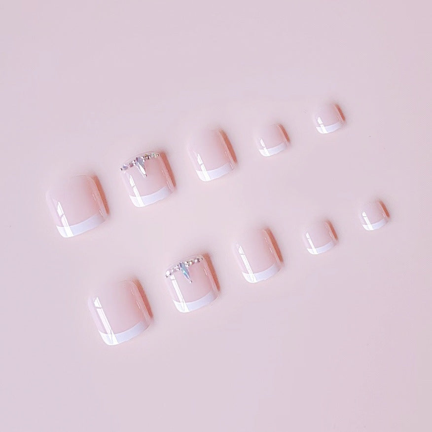 Nail art set with elegant rhinestone details Kalsten