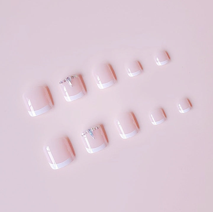 Nail art set with elegant rhinestone details Kalsten