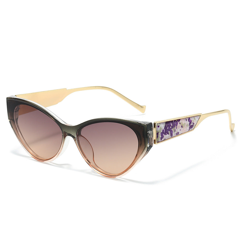 Chic Cat-Eye Sunglasses with Unique Detailing Kalsten