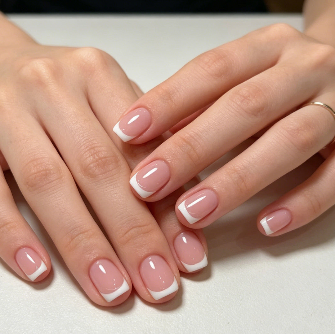 Classic French Tip Nail Art Kalsten