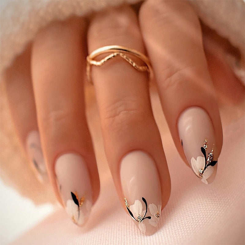Creative nail art set with fine black and white decorations Kalsten