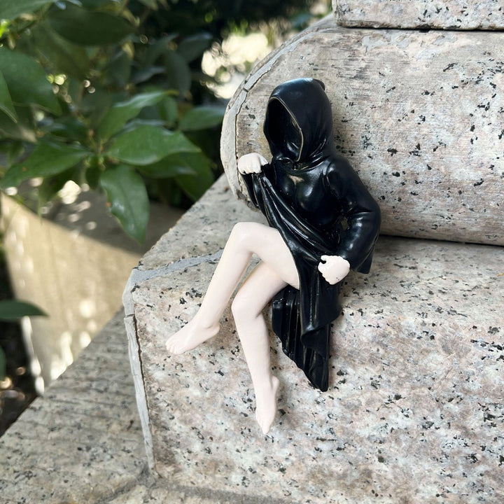Creepy decorative figure Kalsten