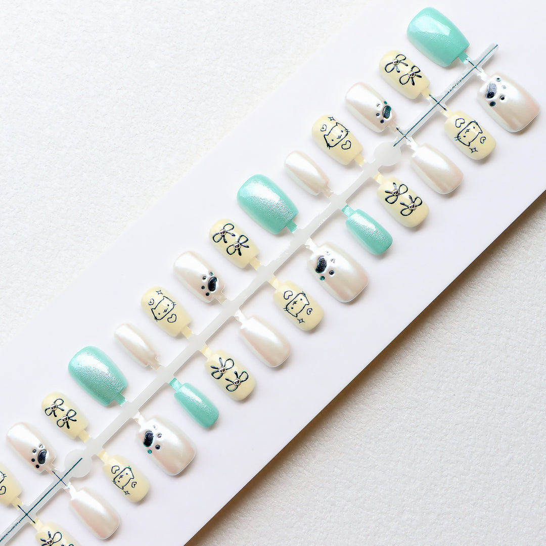 Whimsical Animal-Themed Press-On Nail Art Kalsten