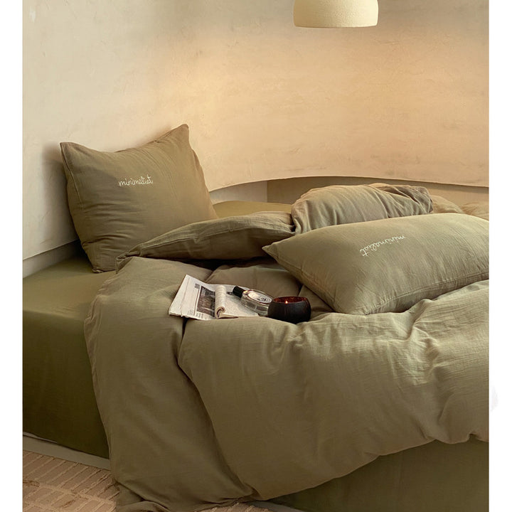 Bedding set made of cotton muslin with quilted all-season blanket