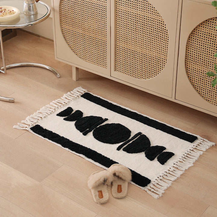 Woven rug in Boho-minimalist style with contrasted tufting and cotton fringes Kalsten