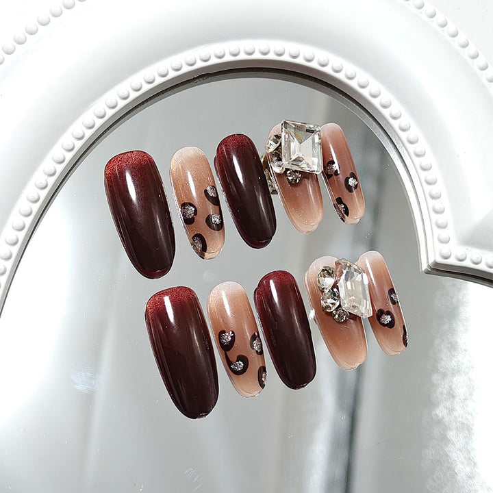 Artificial nails with luxurious glitter accents Kalsten