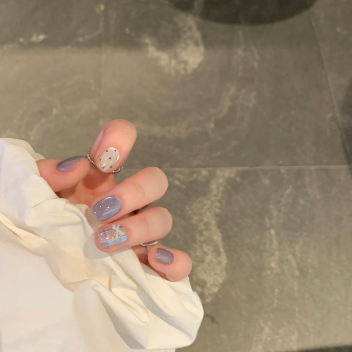 Artificial Nails with Unique Geometric Design Kalsten