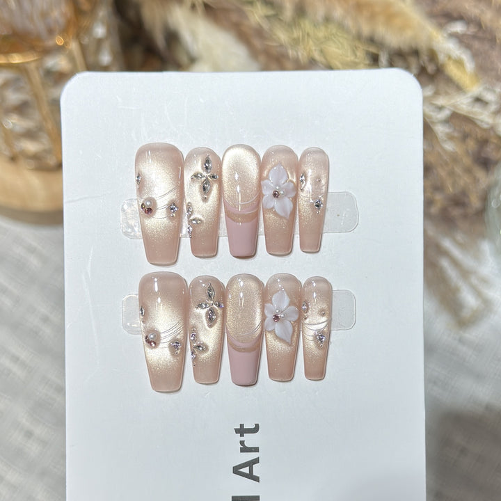 Elegant Floral Accent Press-On Nail Set Kalsten