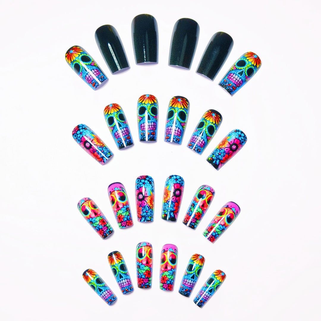 Nail art set with Lively Skull Design Kalsten