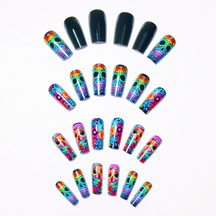 Nail art set with Lively Skull Design Kalsten