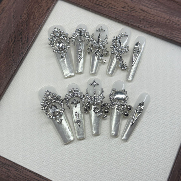 Luxury Rhinestone Decorative Press-On Nails