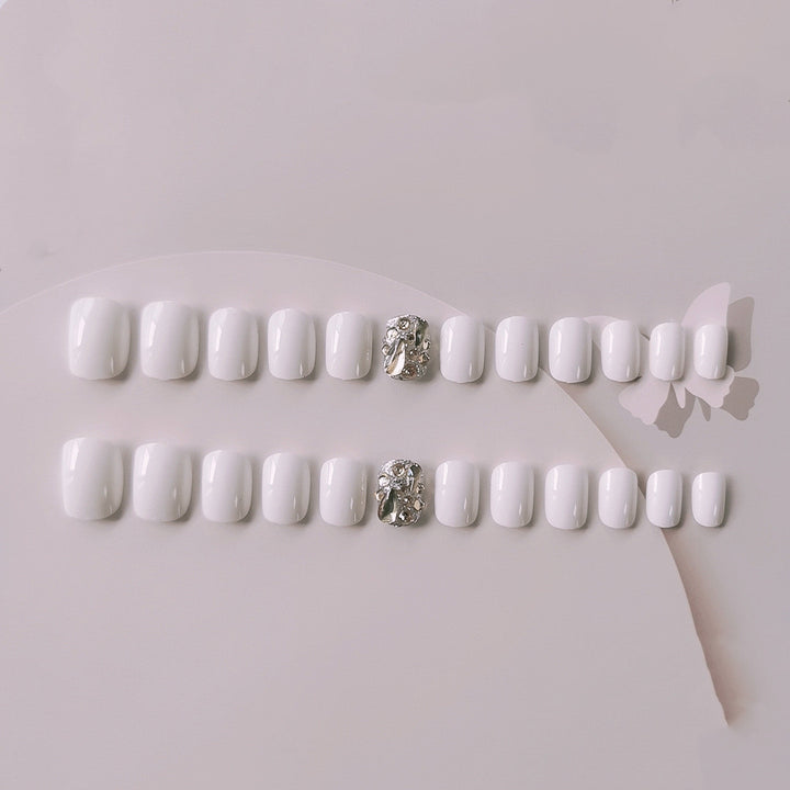 Artificial nails with glitter design and elegant accents Kalsten