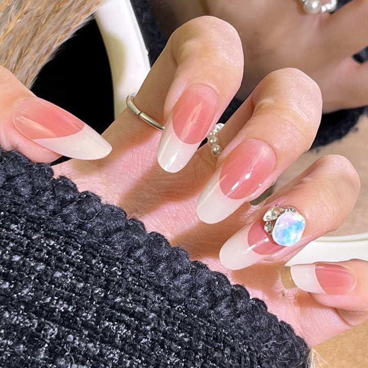 Glamorous Press-On Nail Set with Rhinestone and Glossy Finish Kalsten