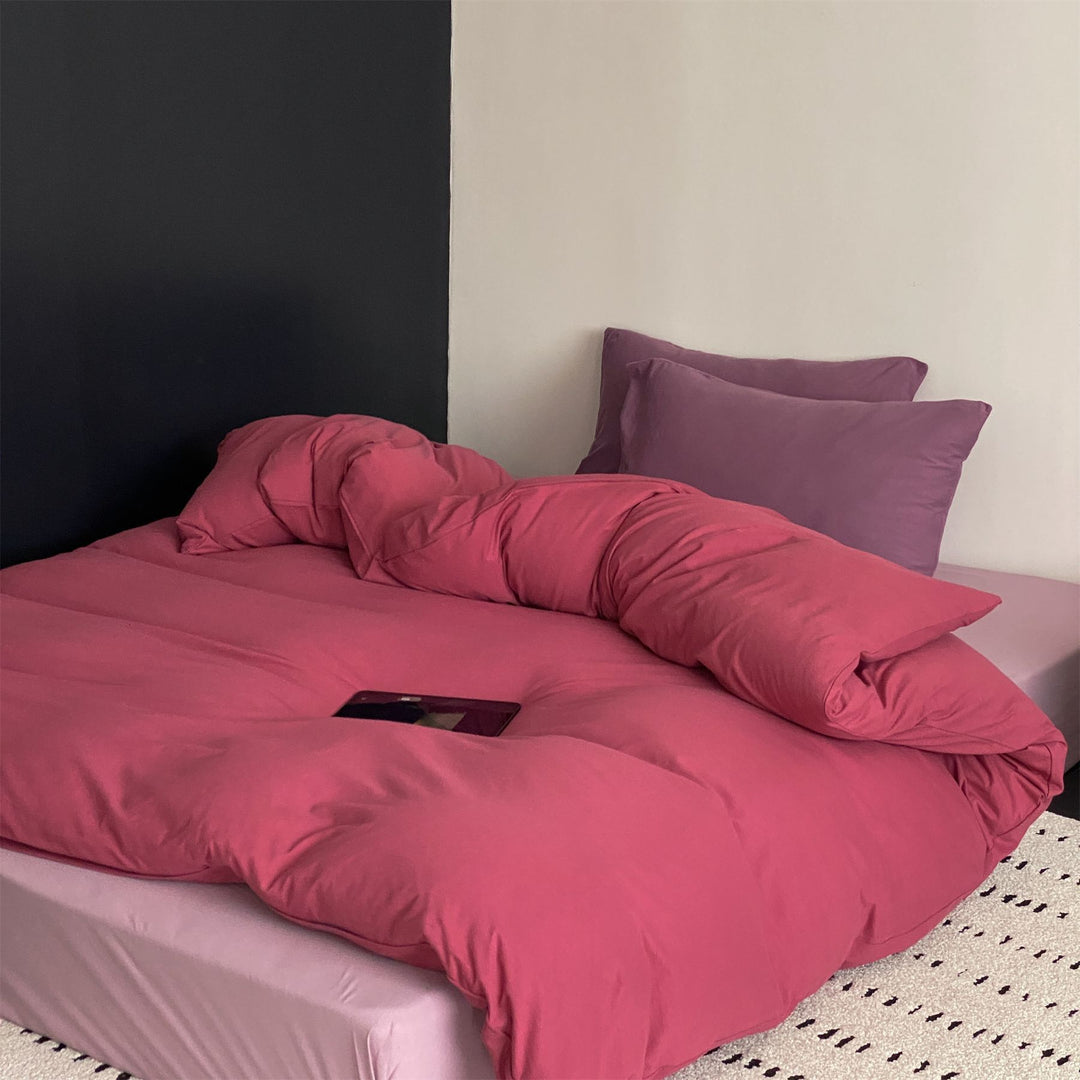 All-season quilt and fitted sheet set made of breathable microfiber