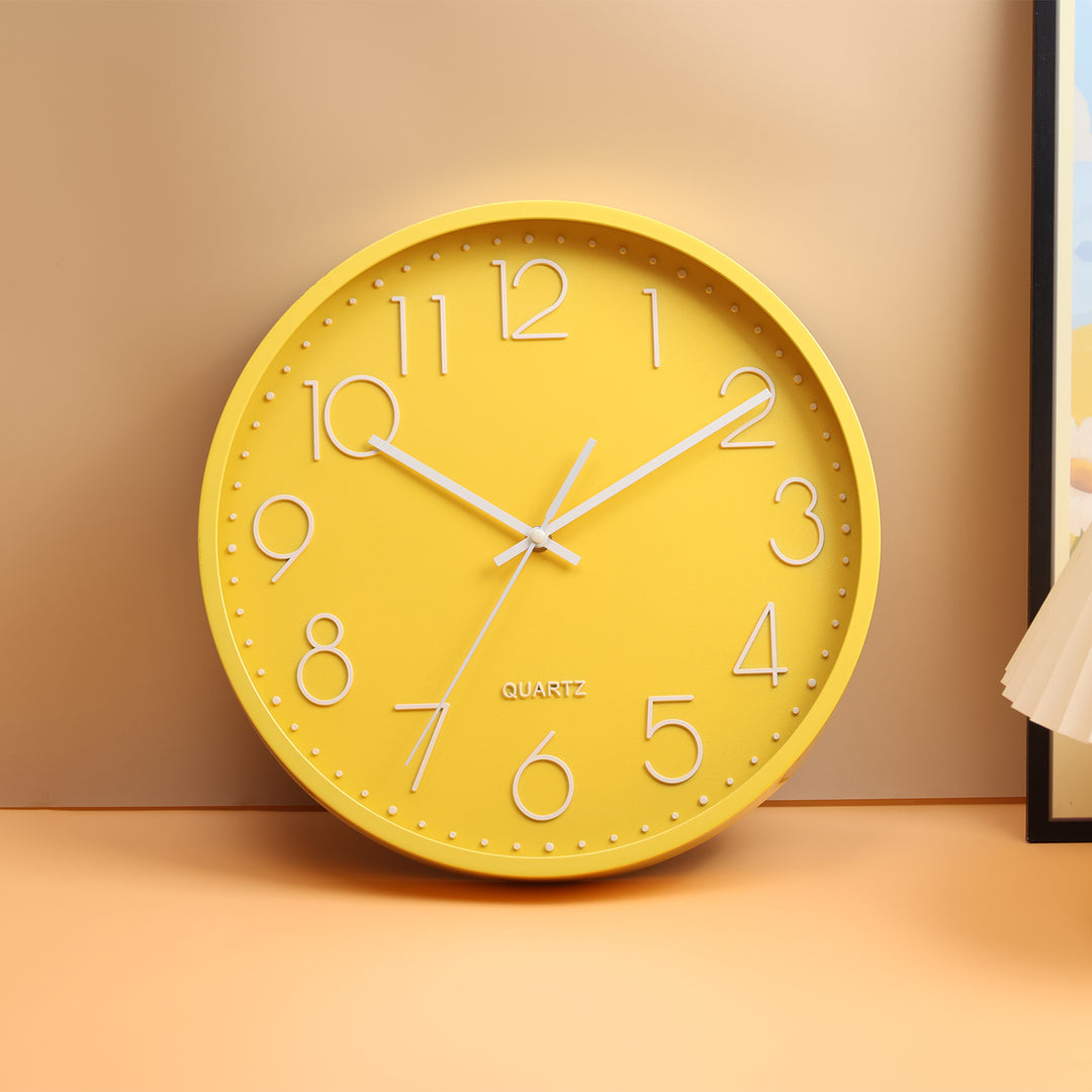 Wall clock in a minimalist and elegant design Kalsten