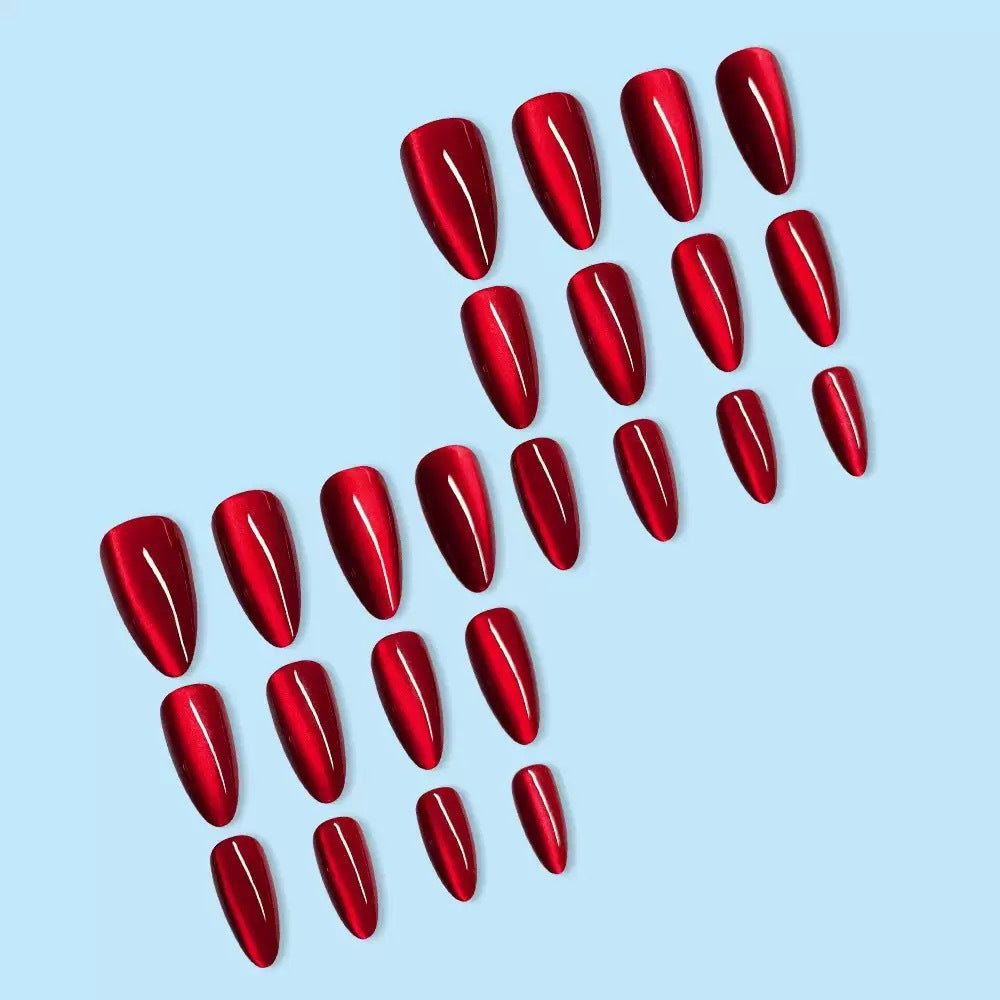 Artificial nail set with glamorous high gloss and elegant tips Kalsten